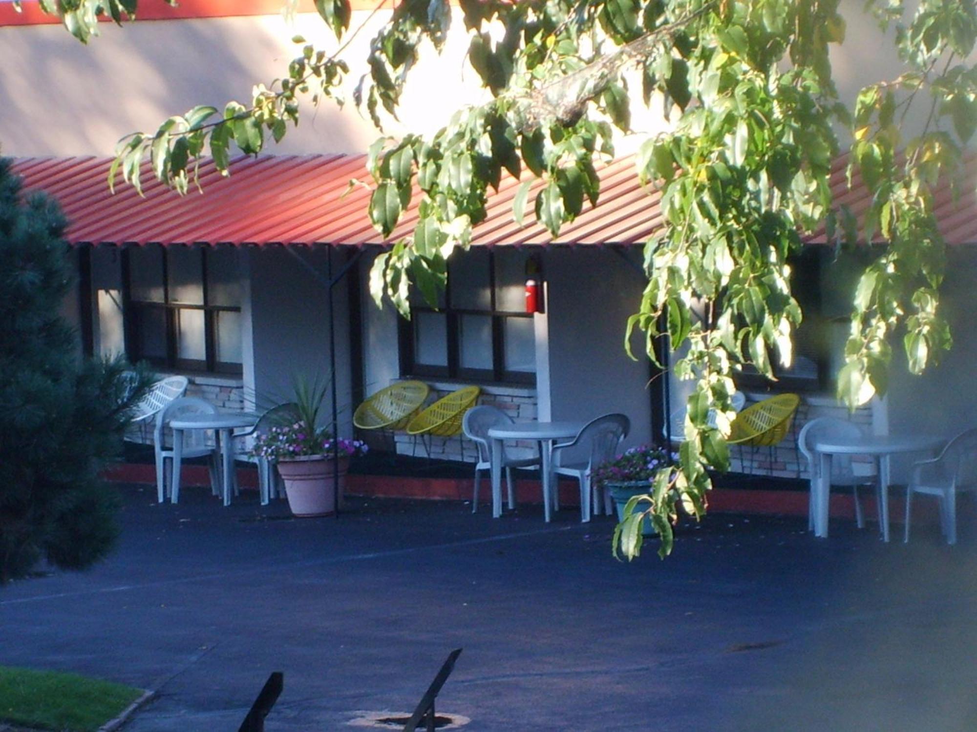 Capricorn Motel Royale 1000 Islands Lansdowne Exterior foto
