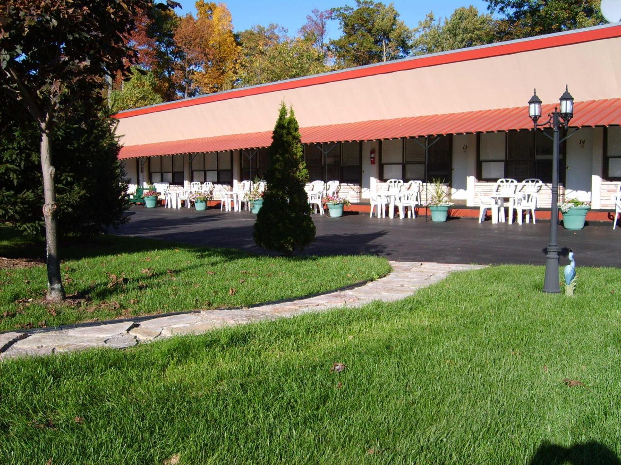 Capricorn Motel Royale 1000 Islands Lansdowne Exterior foto