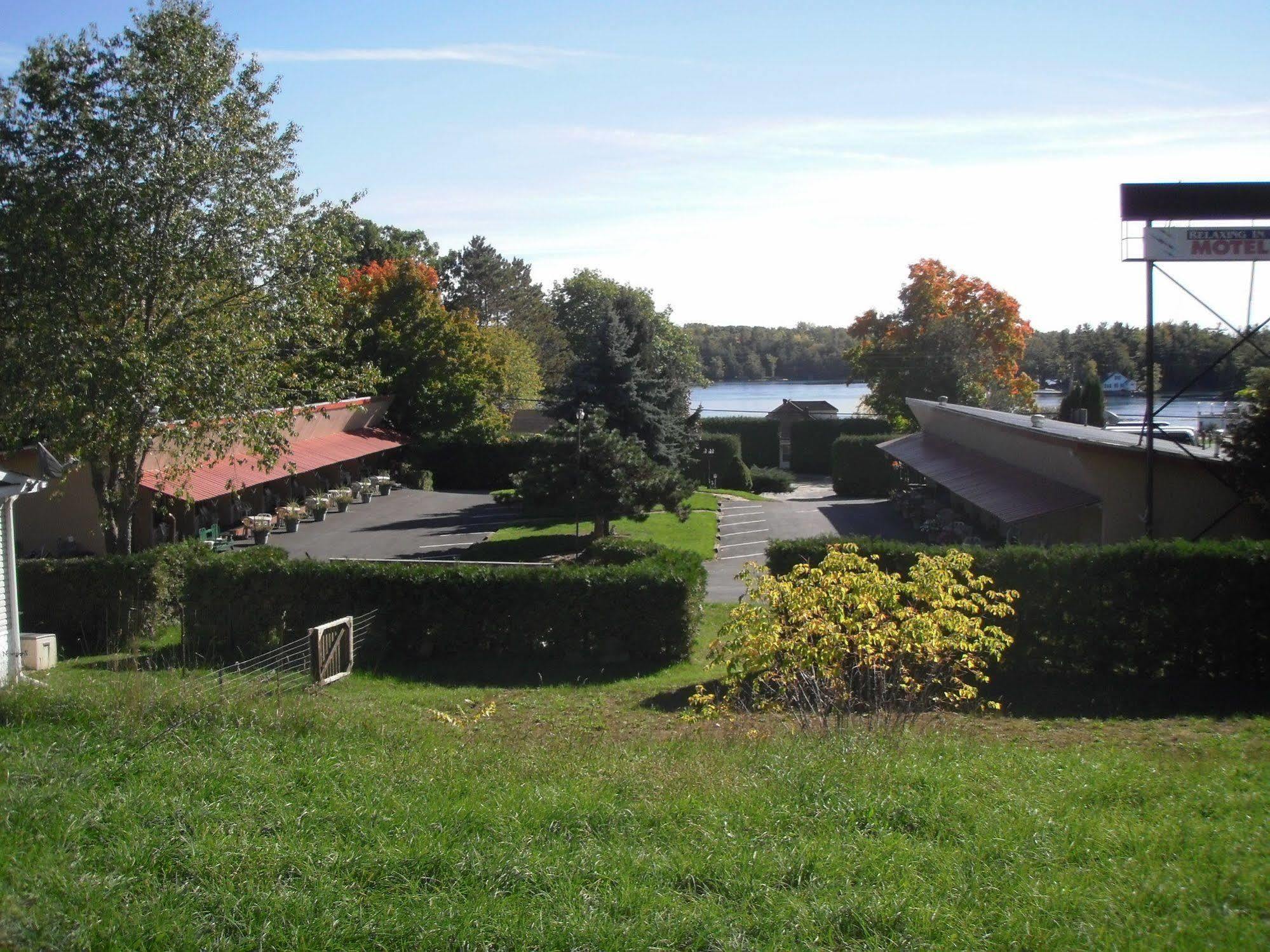 Capricorn Motel Royale 1000 Islands Lansdowne Exterior foto