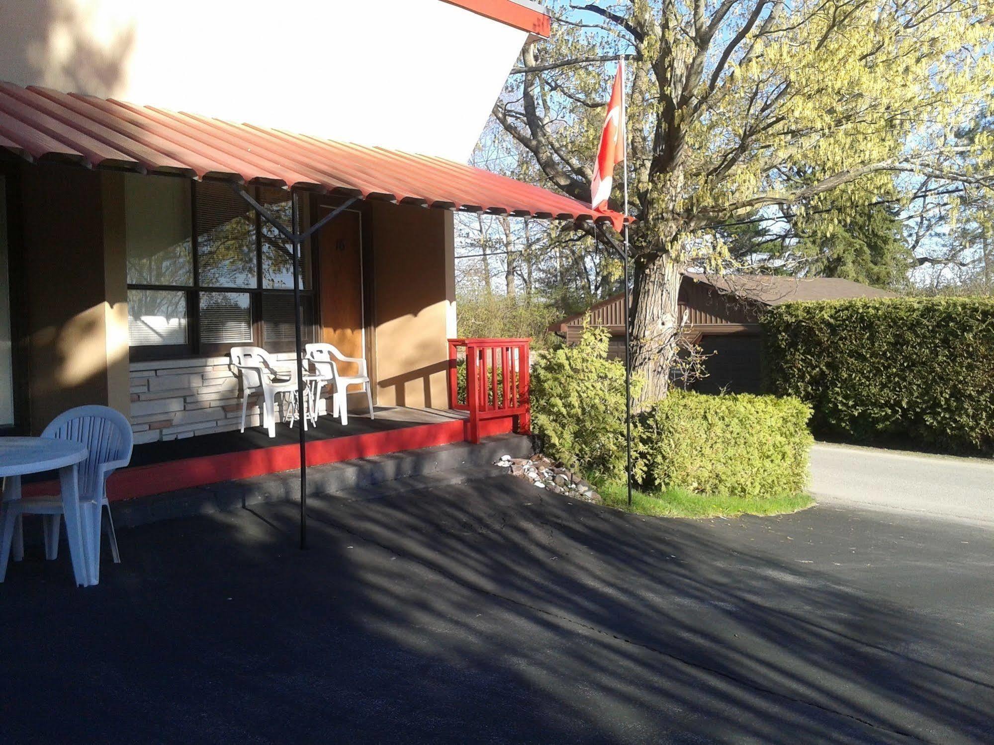 Capricorn Motel Royale 1000 Islands Lansdowne Exterior foto